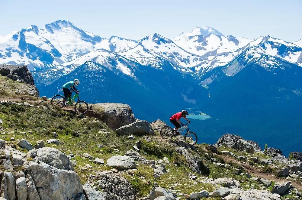 Pinnacle Hotel Whistler