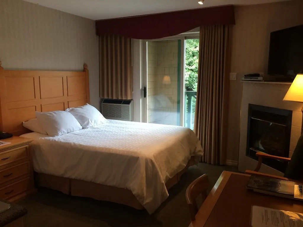 Pinnacle Hotel Whistler