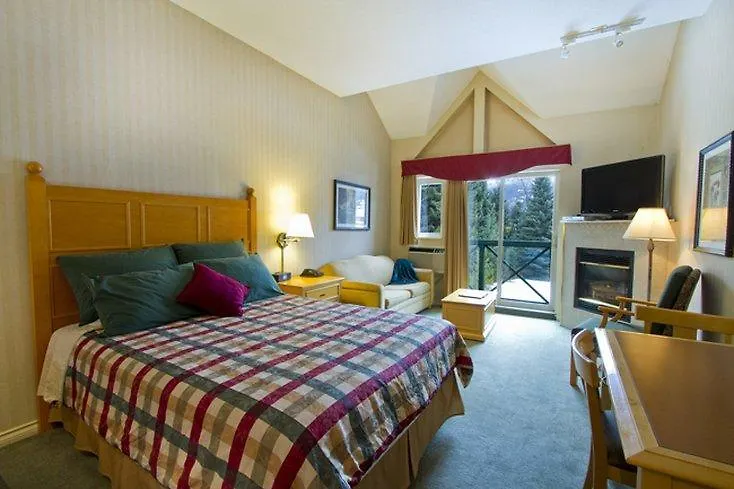 Pinnacle Hotel Whistler 3*,