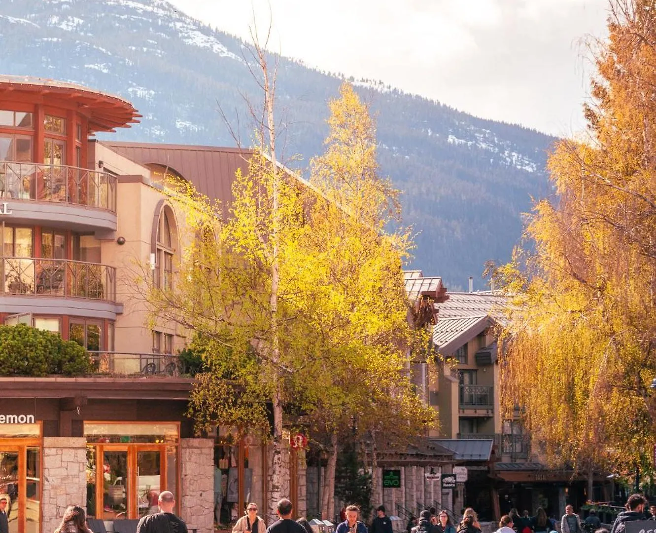 Pinnacle Hotel Whistler