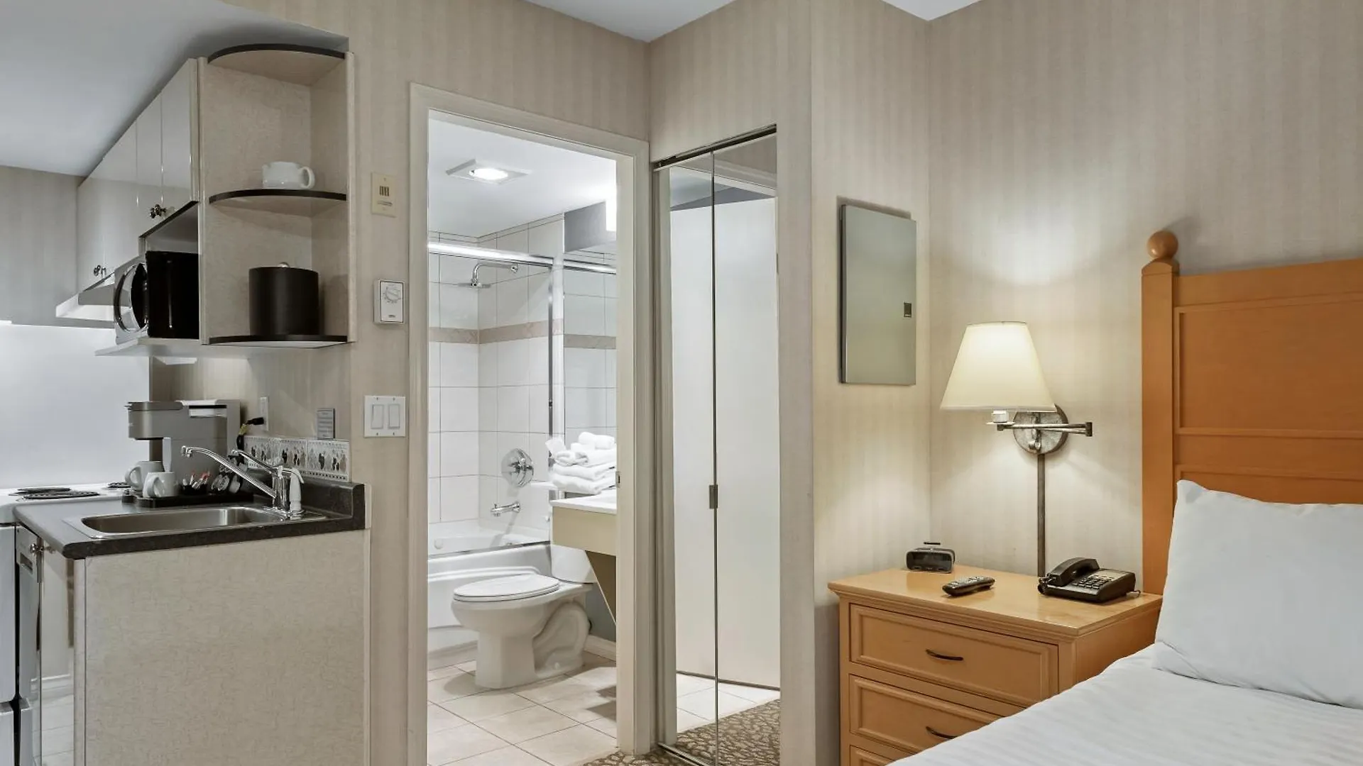 Pinnacle Hotel Whistler