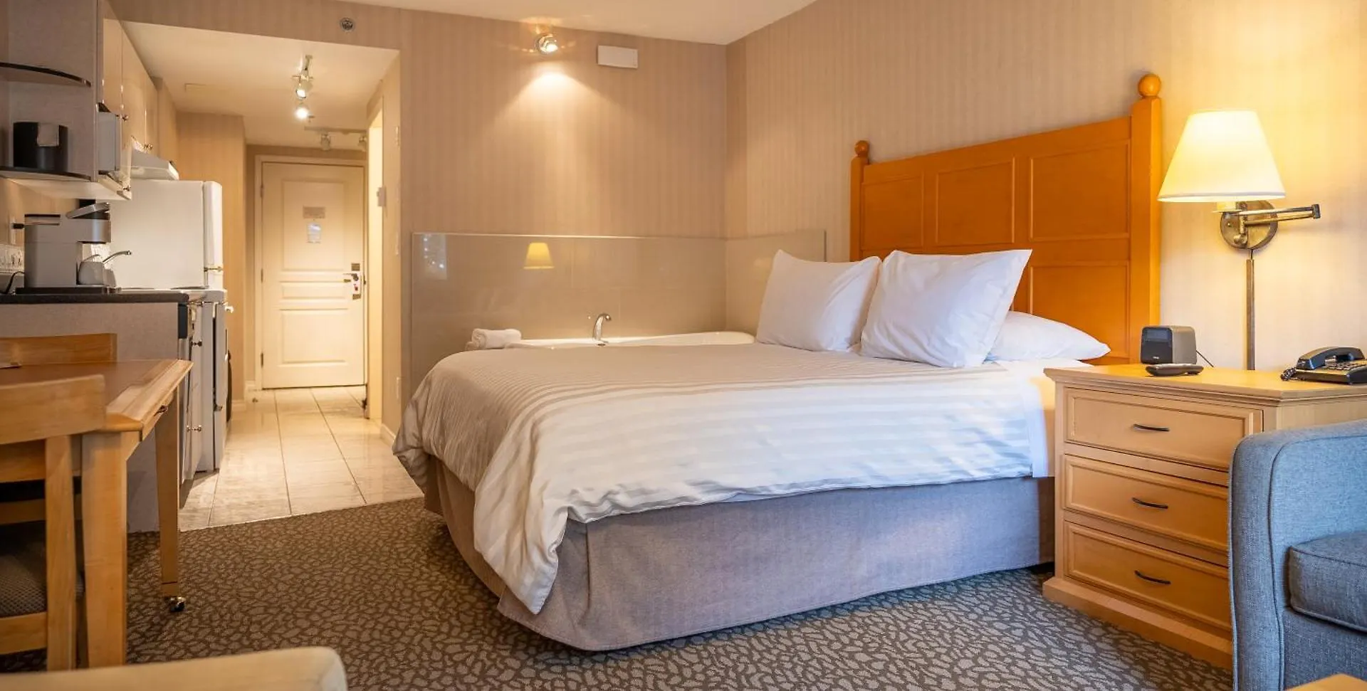 Pinnacle Hotel Whistler