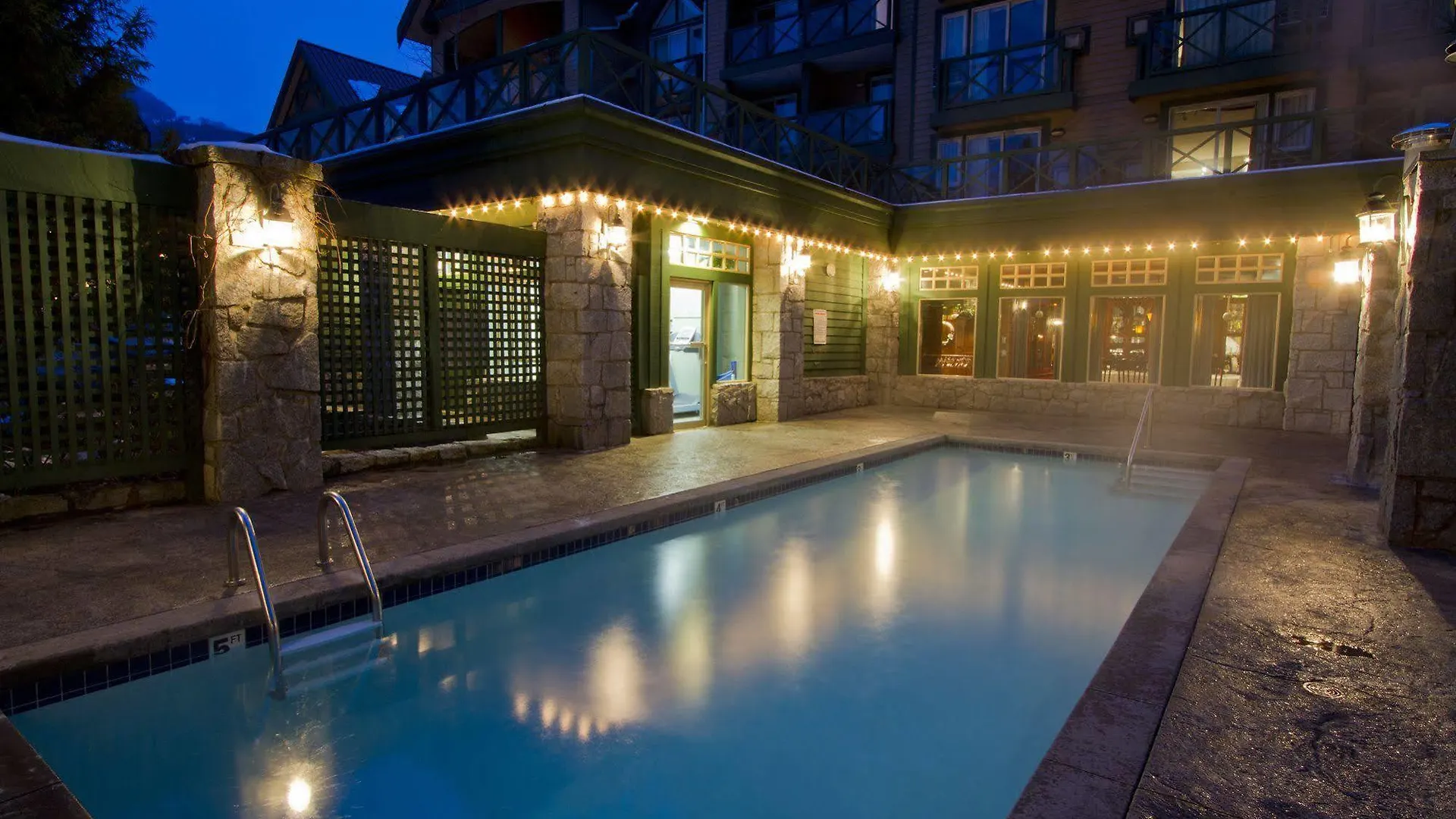 Pinnacle Hotel Whistler